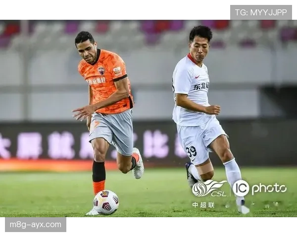 孙兴慜战术跑位灵活性解析：近期表现稳健，持续提升进攻威胁