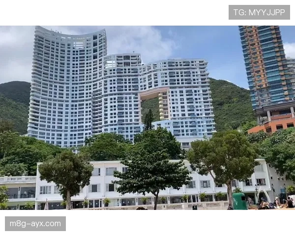 戴资颖赛场外的生活照，豪宅花园比明星还阔气，这到底啥背景？