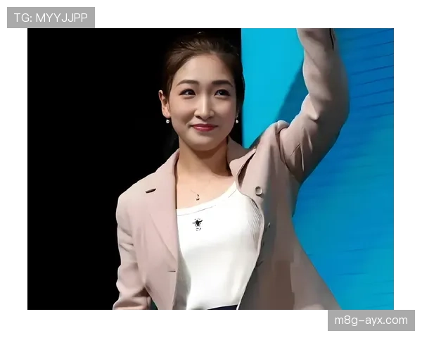 假设把刘诗雯当女星扒，她训练场上的冷静和休息日的奢侈小细节，分明两个人