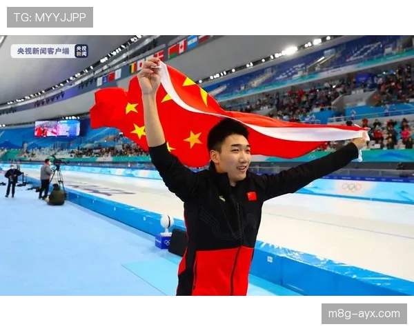 高亭宇训练完直接拎两袋冰块回家泡澡，这人是真不怕冷还是钱多烧的？